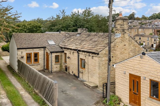 Brooke Street, Brighouse HD6 4 bed semi