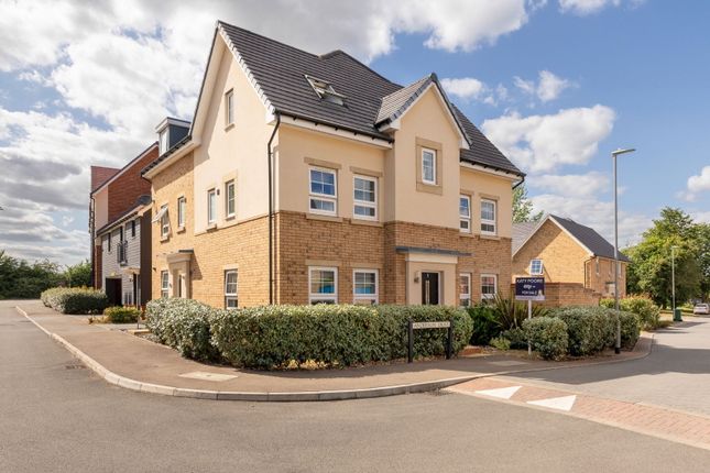 Anderson Drive, St. Ives PE27 4 bed semi