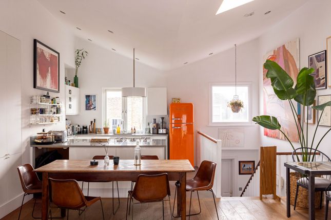 Faraday Road, London, W10 3 bed apartment for sale