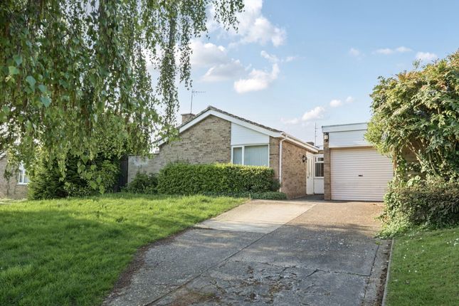 Neville Crescent, Bromham, Bedford 3 bed detached bungalow for sale