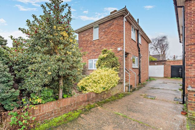 Battle Crescent, Hailsham, BN27 3 bed semi