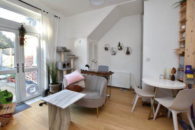 Selby Road, London, SE20 1 bed apartment for sale
