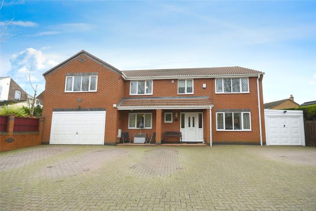 5 bedroom detached house for sale