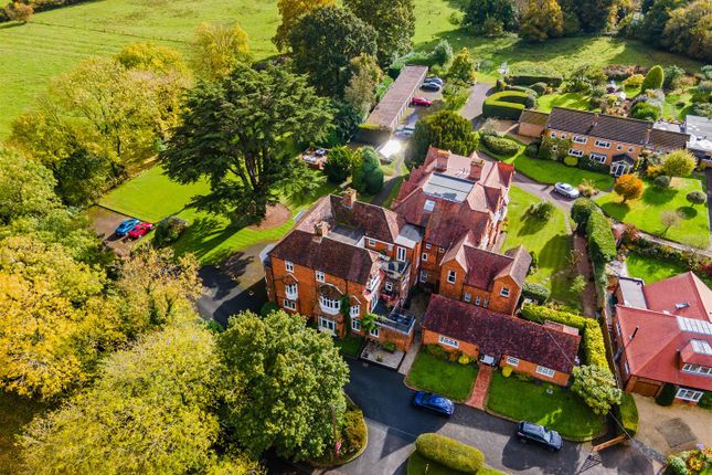 Glasshouse Lane, Lapworth, Solihull 3 bed apartment for sale