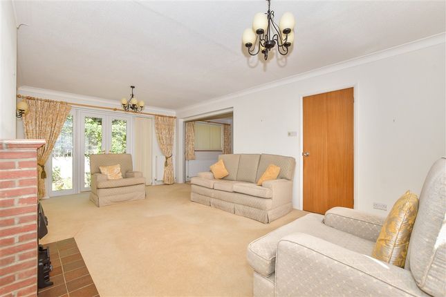 Beacon Walk, Tenterden, Kent 3 bed link detached house for sale