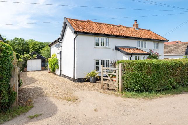 Mill Lane, Rockland All Saints 4 bed detached house for sale