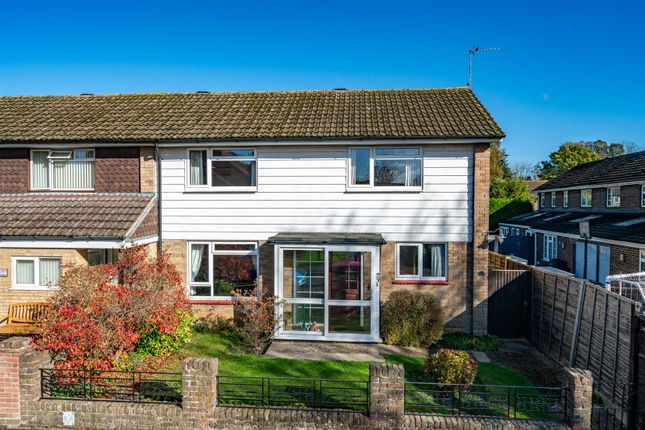 St Lawrence Close, Bovingdon... 3 bed end of terrace house for sale