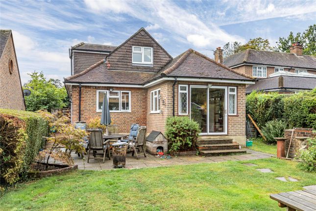 Ongar Close, Surrey KT15 4 bed detached house for sale