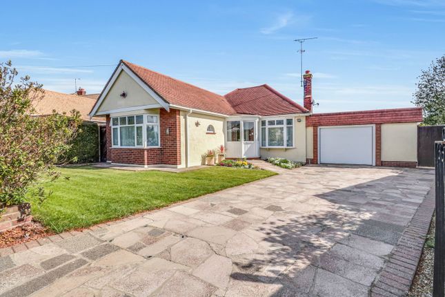 Petworth Gardens, Wick Estate SS2 2 bed detached bungalow for sale