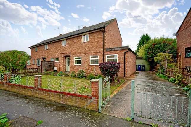 Walnut Tree Crescent, Fenstanton... 3 bed semi