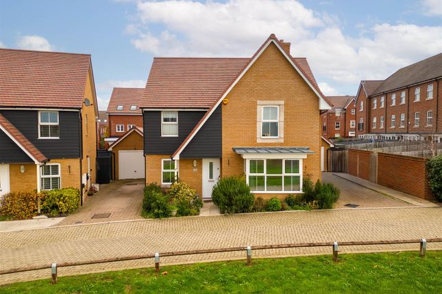 Bobby Road, Aylesbury HP22 4 bed detached house for sale