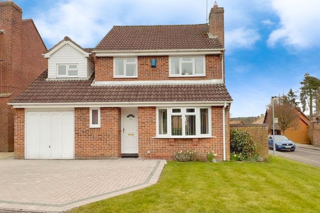 Farrar Drive, Marlborough, SN8 4 bed detached house for sale