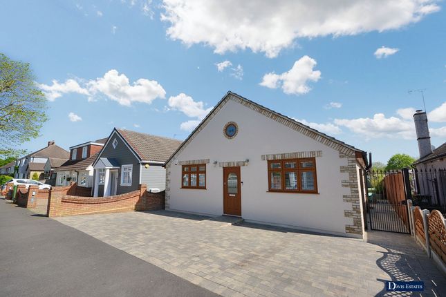 Greenway, Harold Park, Romford, RM3 2 bed bungalow for sale