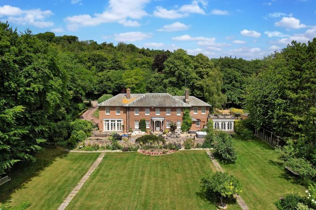 6 bedroom detached house for sale