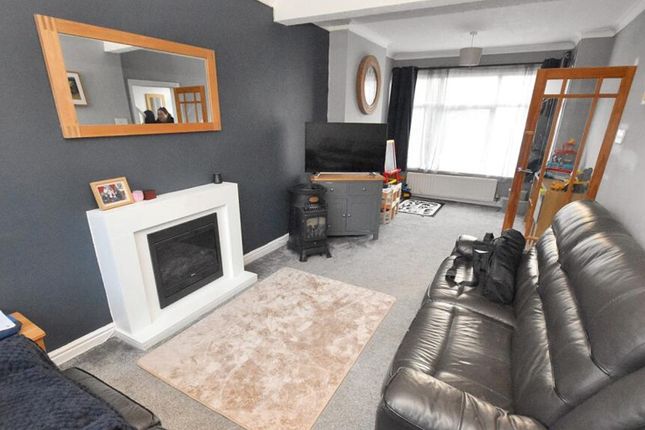 3 bed end terrace house