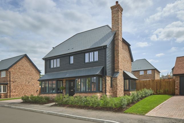 4 bed detached house