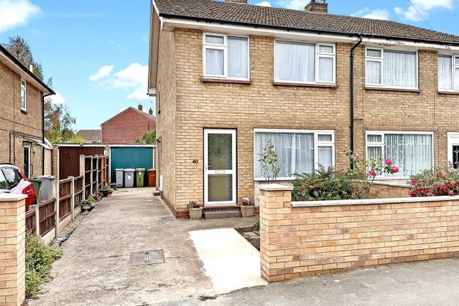 3 bedroom semi-detached house for sale