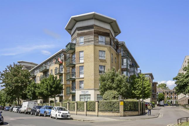 Brownswood Road, Finsbury Park 1 bed flat for sale