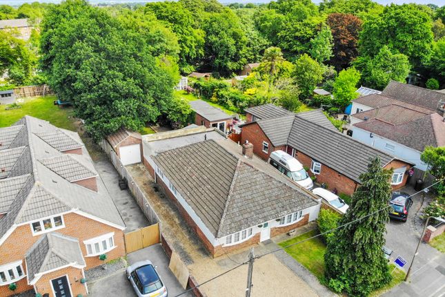 Hallsfield Road, Chatham, ME5 4 bed detached bungalow for sale