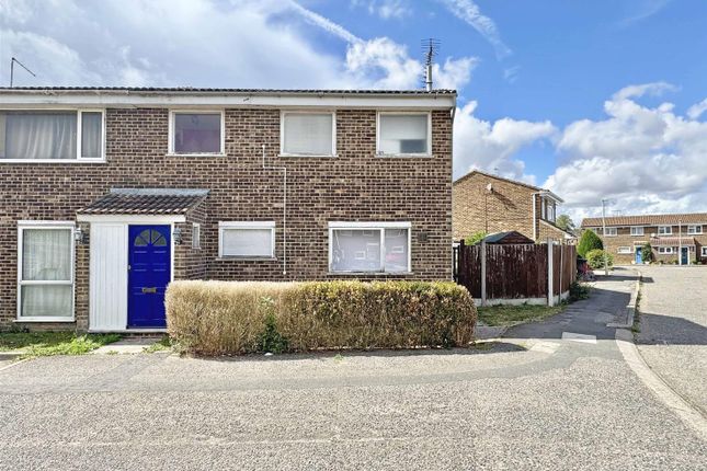 Bolingbroke Close, Great Leighs... 3 bed semi