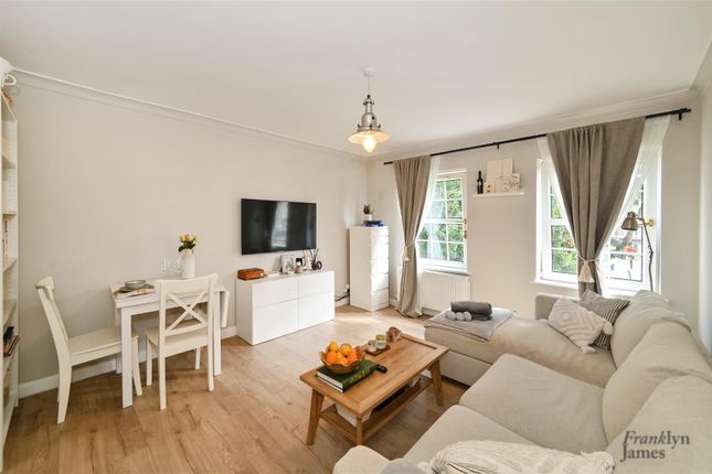 11 Canton Street, London, E14 1 bed flat for sale