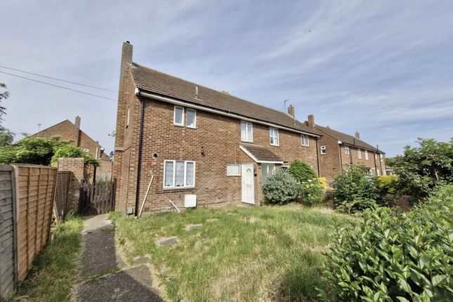 Blenheim Road, Bedford MK42 3 bed semi