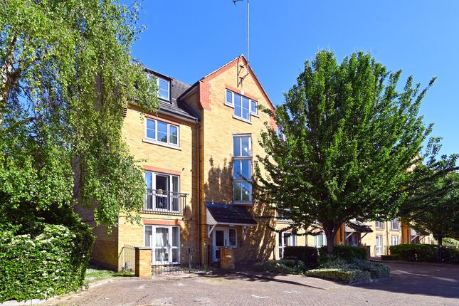 Turner Street, London E16 2 bed flat for sale