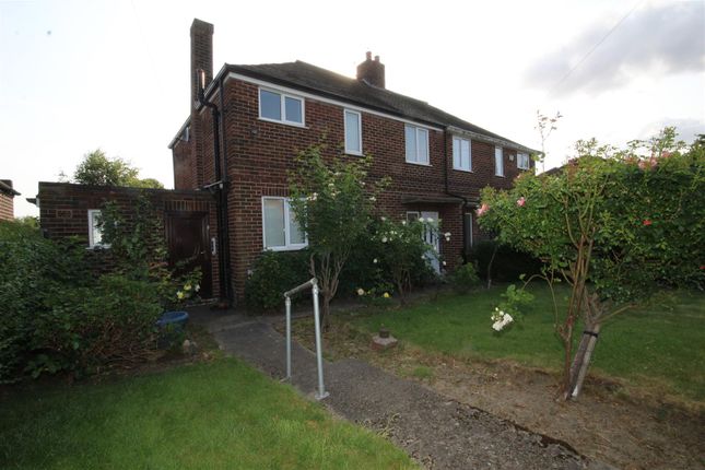 Chequerfield Mount, Pontefract 3 bed semi
