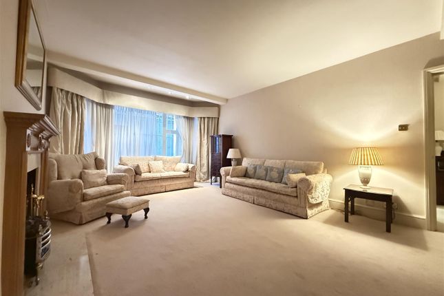 3 bed flat