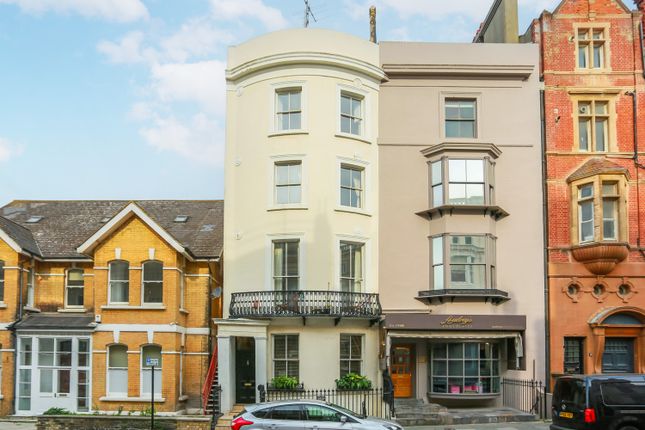 Holland Road, Hove, BN3 2 bed flat for sale