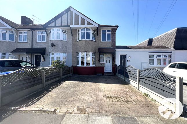 Westmoreland Avenue, Welling, Kent, DA16 3 bed terraced house for sale