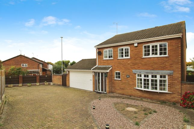 4 bed detached house