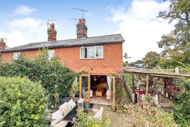 Cricket Green, Hook RG27 2 bed end of terrace house for sale