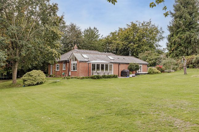 Lenham Heath Road, Maidstone ME17 4 bed equestrian property for sale