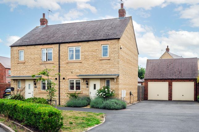 2 bedroom semi-detached house for sale