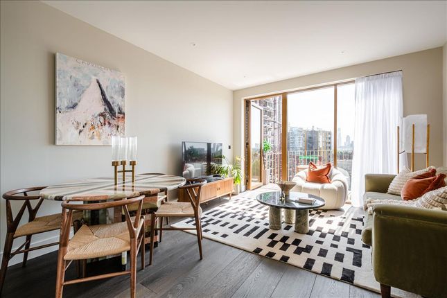 Regents View, Bethnal Green, E2 3 bed apartment for sale