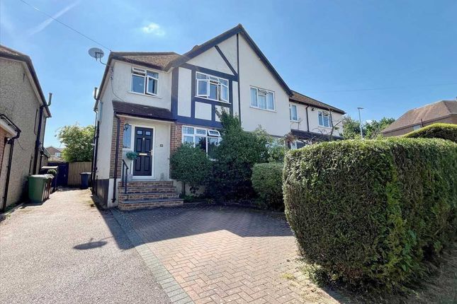 Wayside Avenue, Bushey, WD23. 3 bed semi