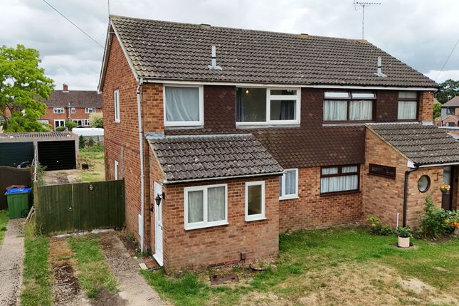 Savernake Road, Aylesbury... 3 bed semi