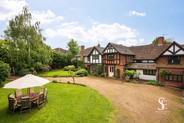 Old Farm Drive, Warfield Borders, RG12 7 bed detached house for sale