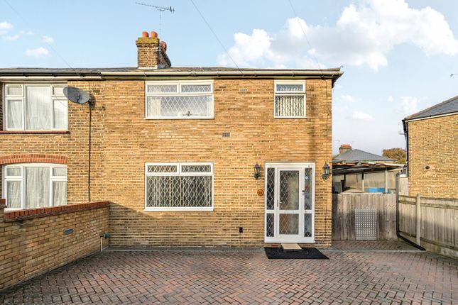 Ames Road, Swanscombe, Kent, DA10 3 bed semi