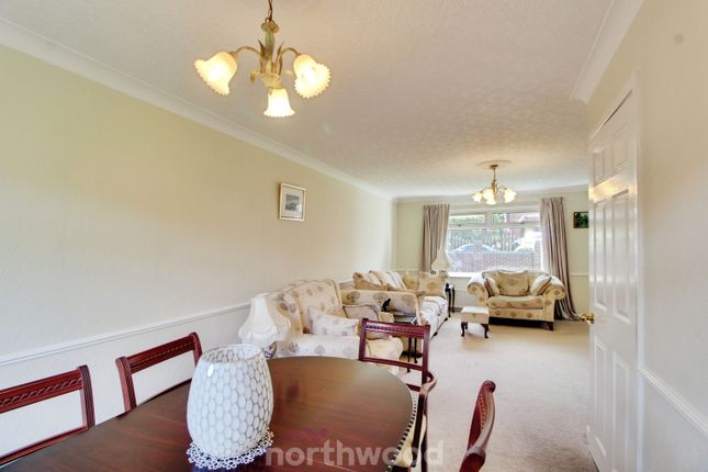 Clifton Drive, Doncaster DN5 3 bed detached house for sale