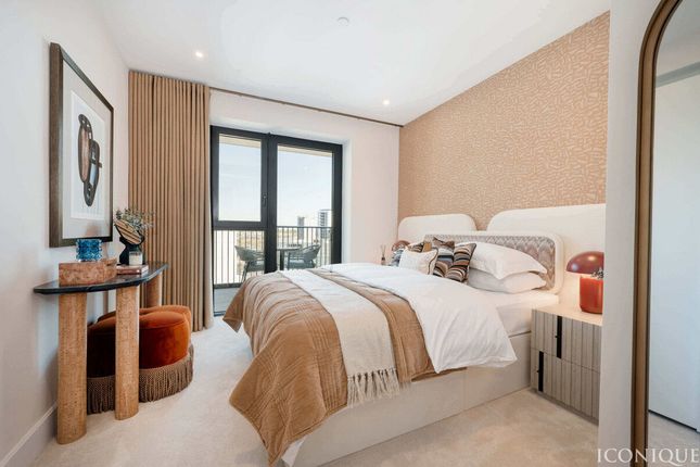Wood Lane, London, W12 7 2 bed apartment for sale