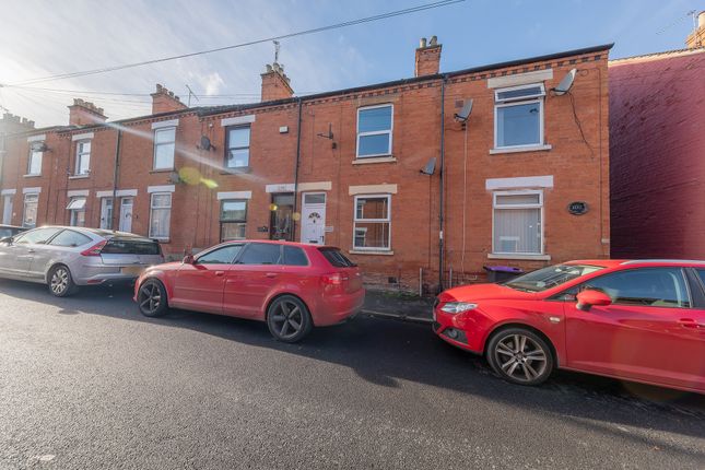 Victoria Street, Grantham NG31 3 bed terraced house for sale
