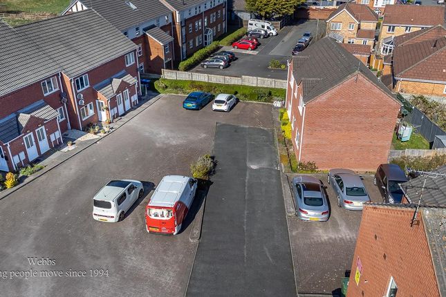 32 bed block of flats