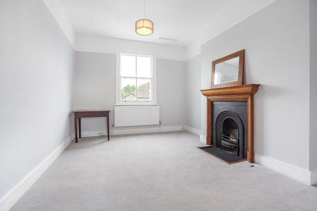 Dulwich Road, SE24 3 bed flat for sale