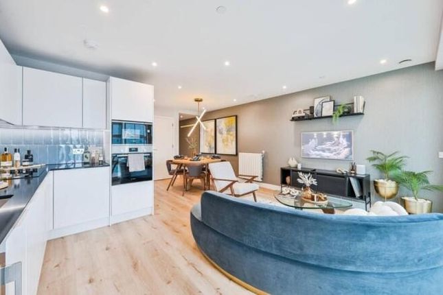 Lombard Square, Greenwich, SE28 1 bed flat for sale