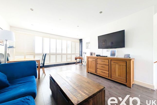 Saxons Drive, Maidstone ME14 3 bed townhouse for sale
