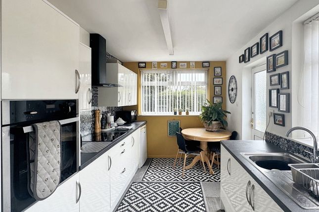 Town Lane, Hale Village, L24 2 bed detached bungalow for sale