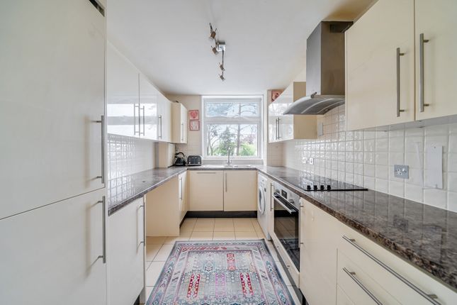 Denham Lodge, Oxford Road, Denham 2 bed apartment for sale