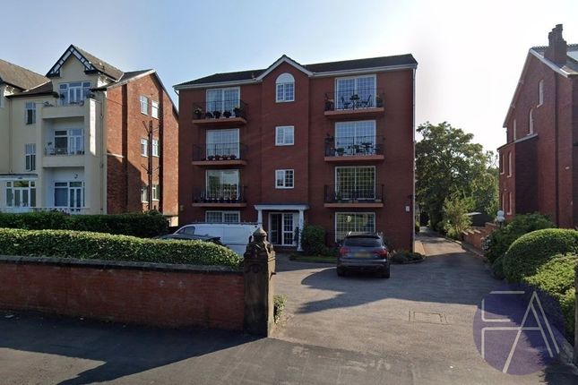 8 Park Road West, Merseyside PR9 3 bed flat for sale